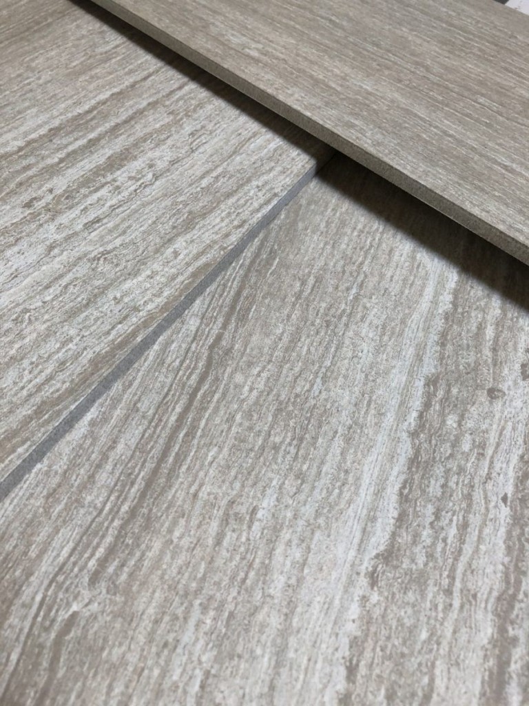 605 Layers Chalk Tile