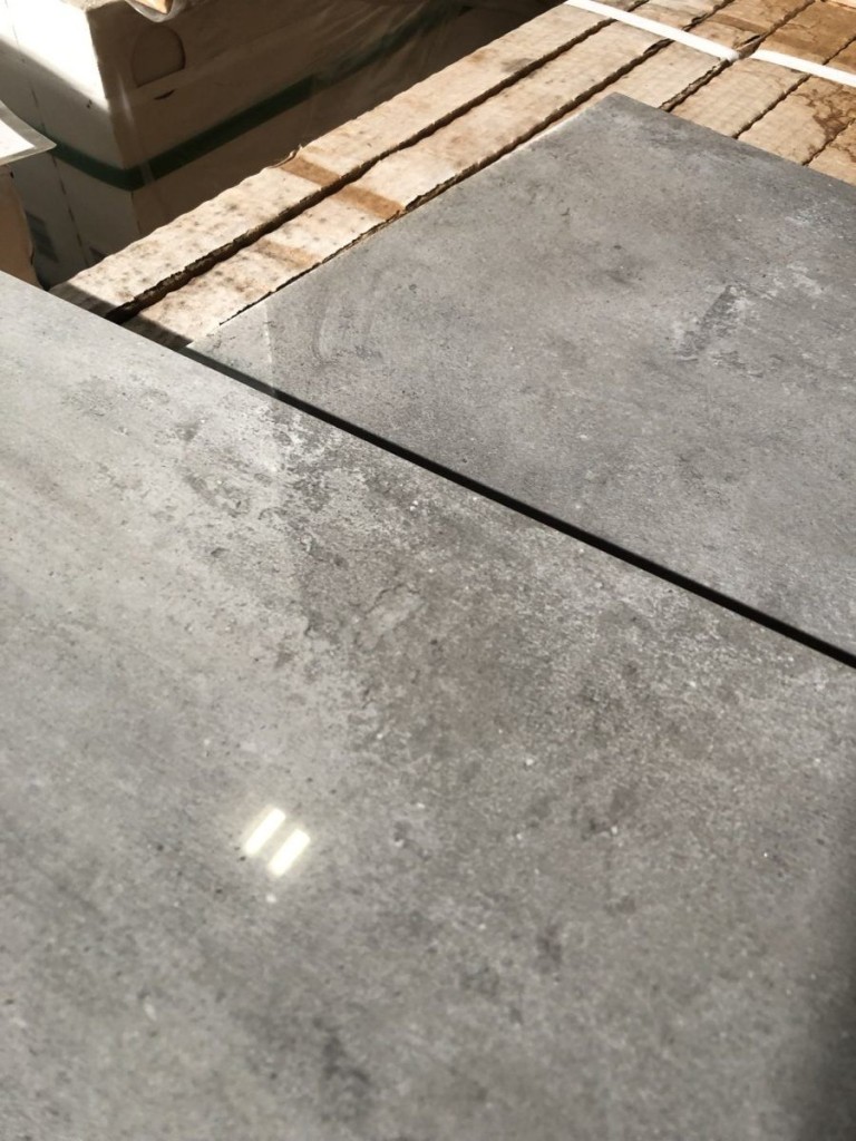 #830 One Ash Polished tile
