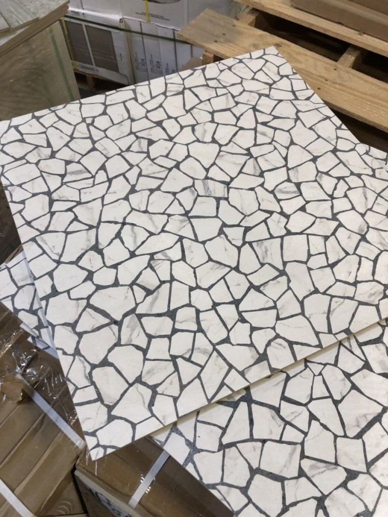 #846 Marble Mosaic White tile