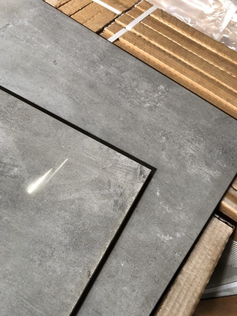 #830 One Ash Polished tile